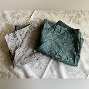 2 Pairs of Eddie Bauer Lightweight Gray and Turquoise Short Size 4